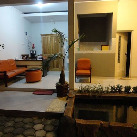 Pendowo Huis Guest House Yogyakarta Exterior foto
