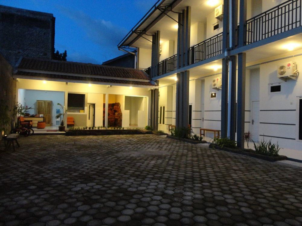 Pendowo Huis Guest House Yogyakarta Exterior foto